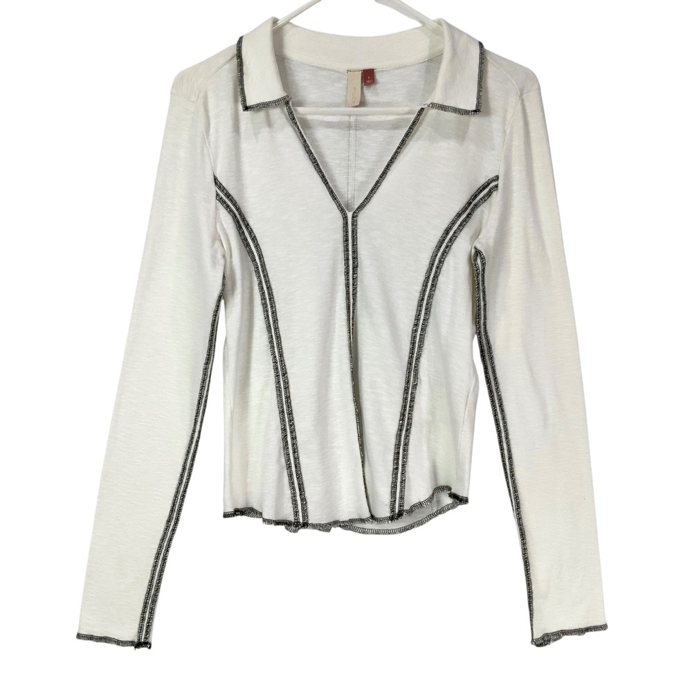 Pilcro Ivory Contrast Stitch Top S Pullover V-Neck Long Sleeve Overlock Detail